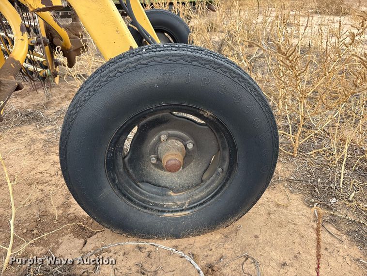 image for item EF6197 Vermeer R-23 Twinrake hay rake