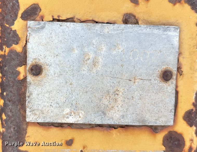 image for item EF6197 Vermeer R-23 Twinrake hay rake