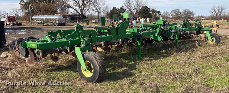 image for item EG8305 John Deere 2510H NH3 applicator