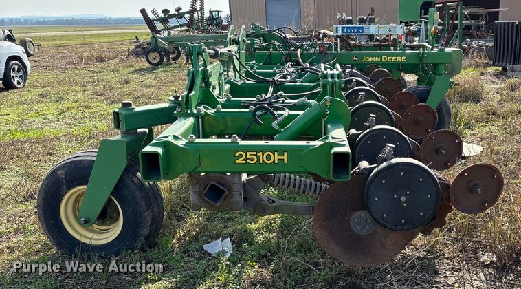 image for item EG8305 John Deere 2510H NH3 applicator