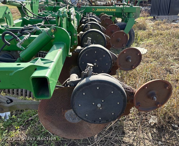 image for item EG8305 John Deere 2510H NH3 applicator