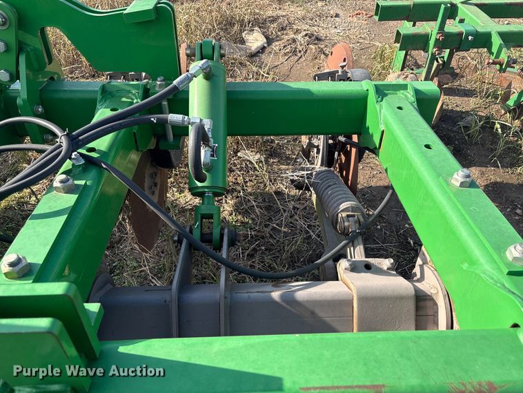 image for item EG8305 John Deere 2510H NH3 applicator