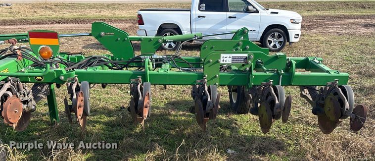 image for item EG8305 John Deere 2510H NH3 applicator