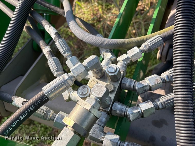 image for item EG8305 John Deere 2510H NH3 applicator