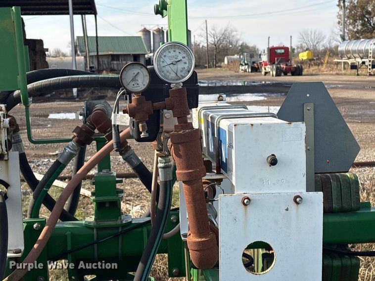 image for item EG8305 John Deere 2510H NH3 applicator