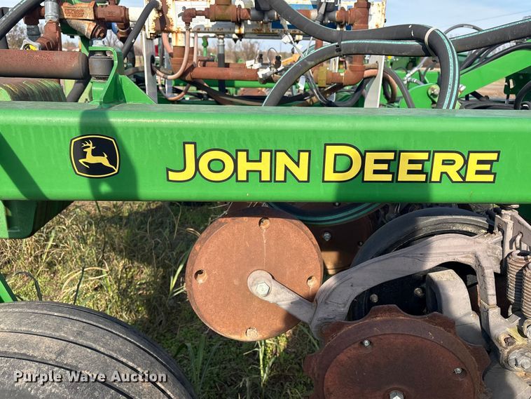 image for item EG8305 John Deere 2510H NH3 applicator