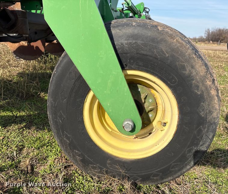 image for item EG8305 John Deere 2510H NH3 applicator