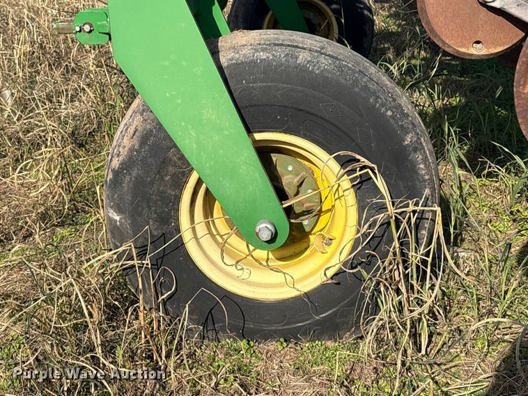 image for item EG8305 John Deere 2510H NH3 applicator