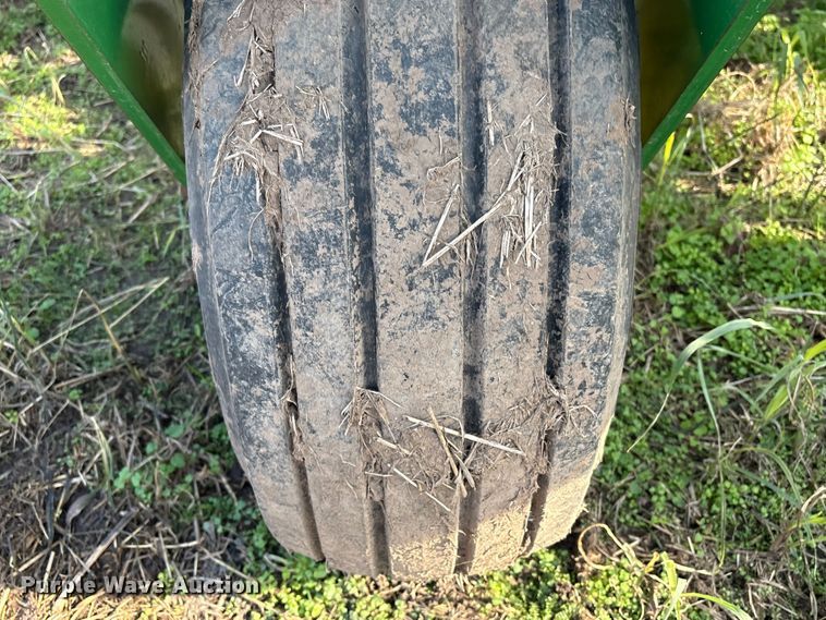 image for item EG8305 John Deere 2510H NH3 applicator