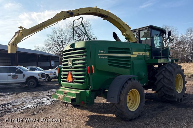 image for item EG8308 2011 John Deere 7950 forage harvester