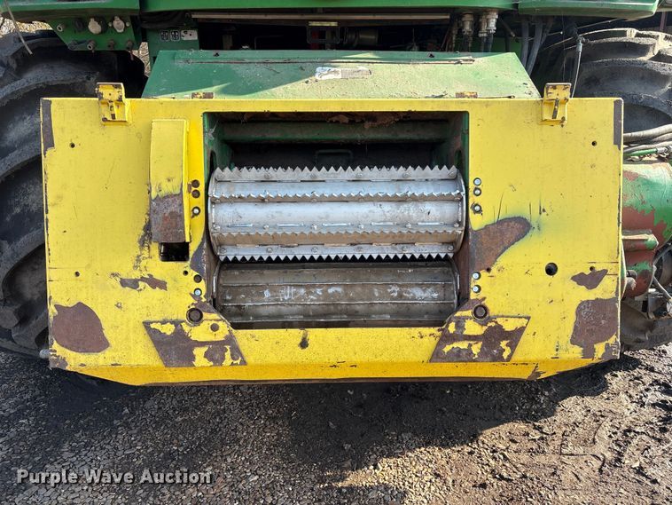 image for item EG8308 2011 John Deere 7950 forage harvester