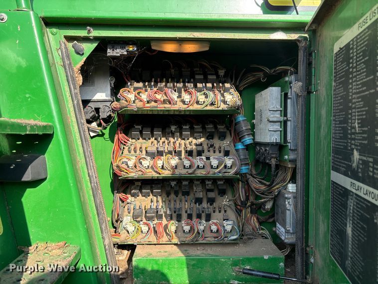 image for item EG8308 2011 John Deere 7950 forage harvester