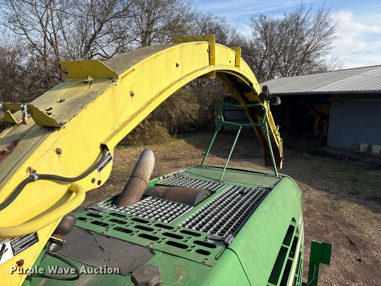 image for item EG8308 2011 John Deere 7950 forage harvester