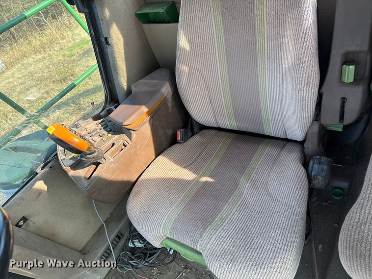 image for item EG8308 2011 John Deere 7950 forage harvester