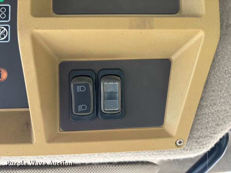 image for item EG8308 2011 John Deere 7950 forage harvester