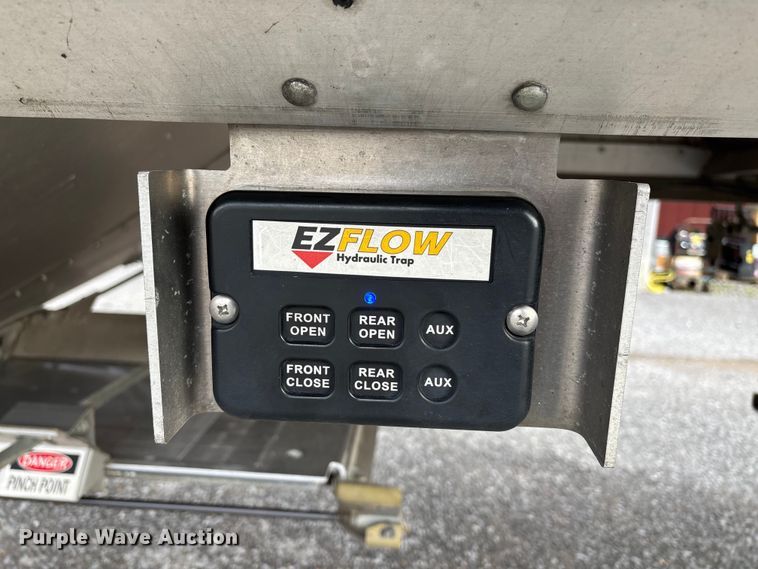 image for item EM0055 2024 Timpte Super Hopper grain trailer