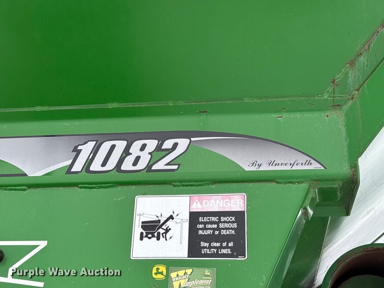 image for item EM0057 2009 Brent 1082 grain cart