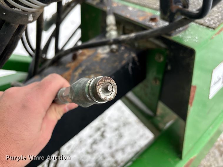 image for item EM0057 2009 Brent 1082 grain cart