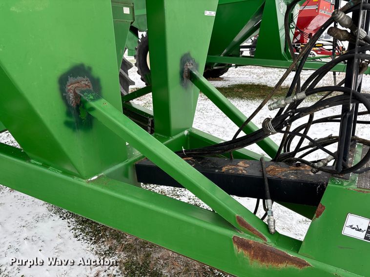 image for item EM0057 2009 Brent 1082 grain cart