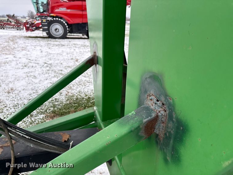 image for item EM0057 2009 Brent 1082 grain cart