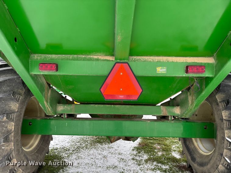 image for item EM0057 2009 Brent 1082 grain cart