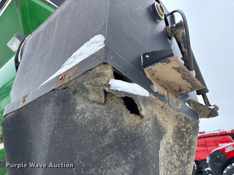 image for item EM0057 2009 Brent 1082 grain cart