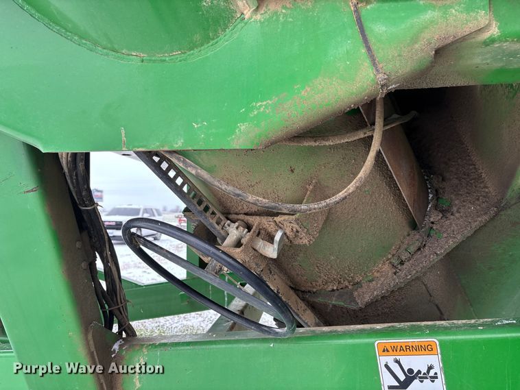 image for item EM0057 2009 Brent 1082 grain cart