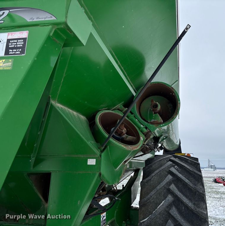 image for item EM0057 2009 Brent 1082 grain cart