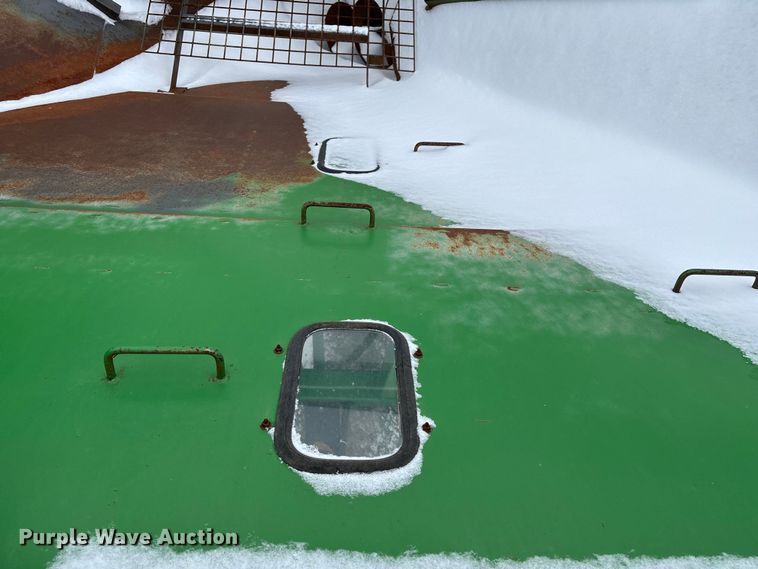 image for item EM0057 2009 Brent 1082 grain cart