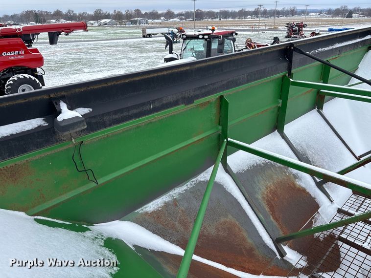 image for item EM0057 2009 Brent 1082 grain cart