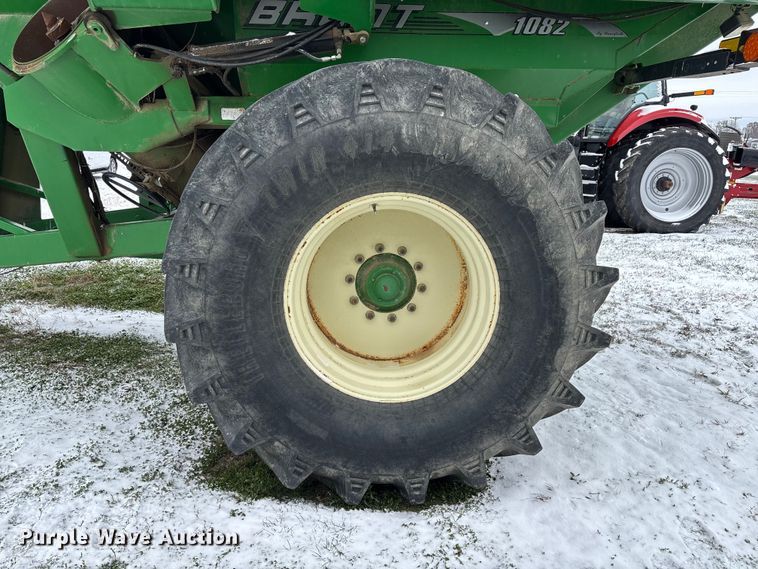 image for item EM0057 2009 Brent 1082 grain cart