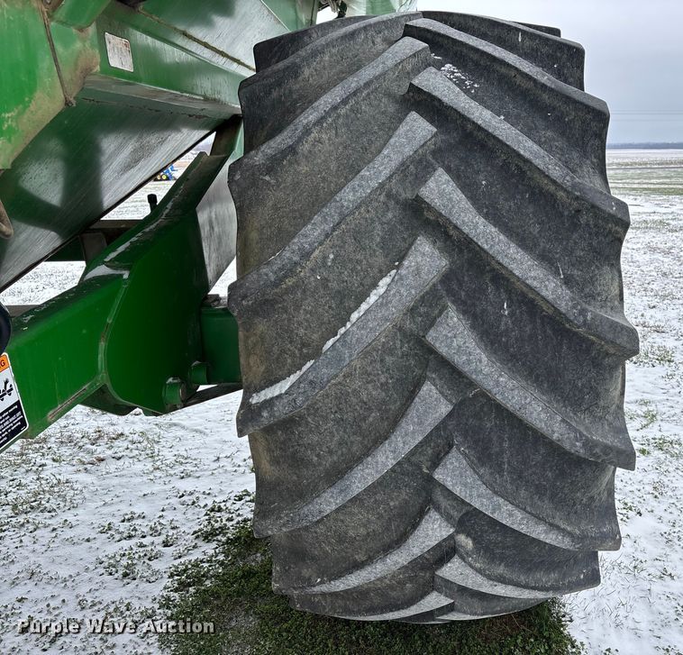 image for item EM0057 2009 Brent 1082 grain cart