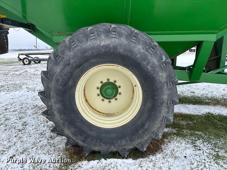 image for item EM0057 2009 Brent 1082 grain cart