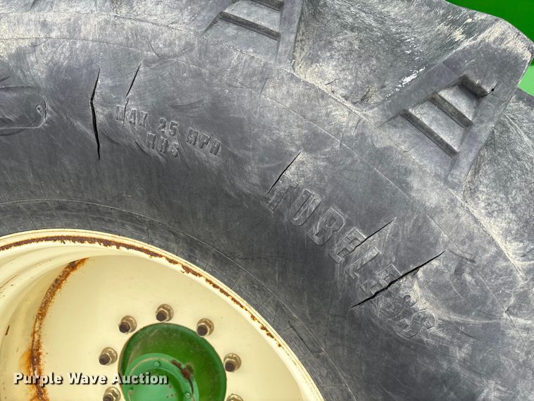 image for item EM0057 2009 Brent 1082 grain cart