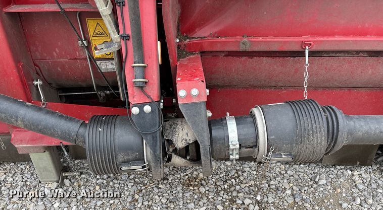 image for item EM0060 2022 Case 4412F corn head