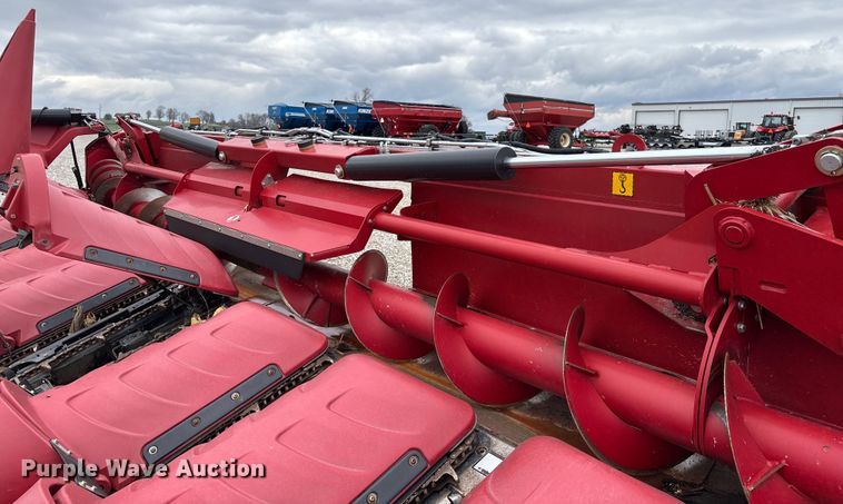 image for item EM0060 2022 Case 4412F corn head