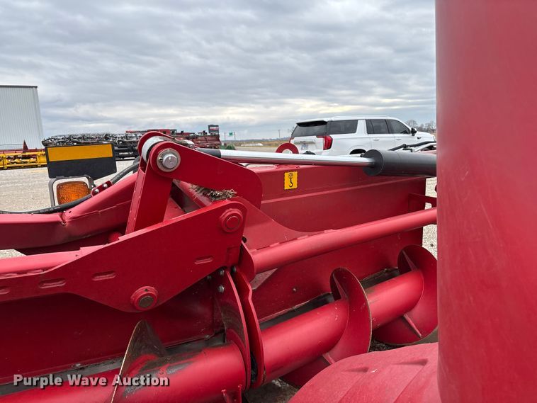 image for item EM0060 2022 Case 4412F corn head