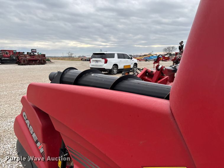 image for item EM0060 2022 Case 4412F corn head