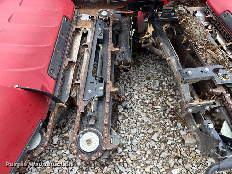 image for item EM0060 2022 Case 4412F corn head