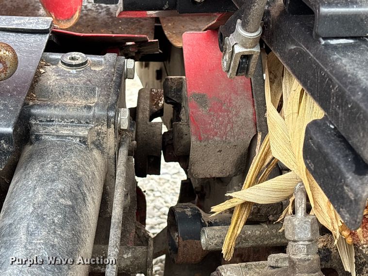 image for item EM0060 2022 Case 4412F corn head