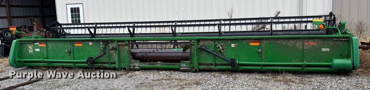 image for item EM0061 2001 John Deere 930F flex head