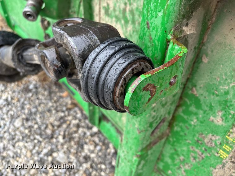 image for item EM0061 2001 John Deere 930F flex head