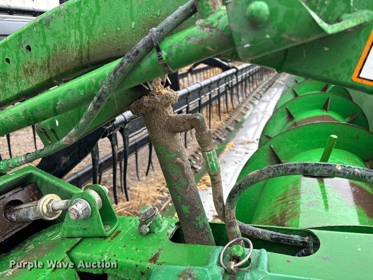 image for item EM0061 2001 John Deere 930F flex head