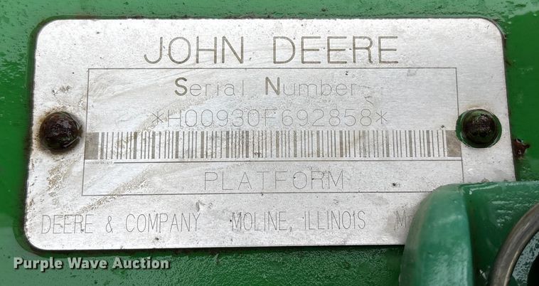 image for item EM0061 2001 John Deere 930F flex head