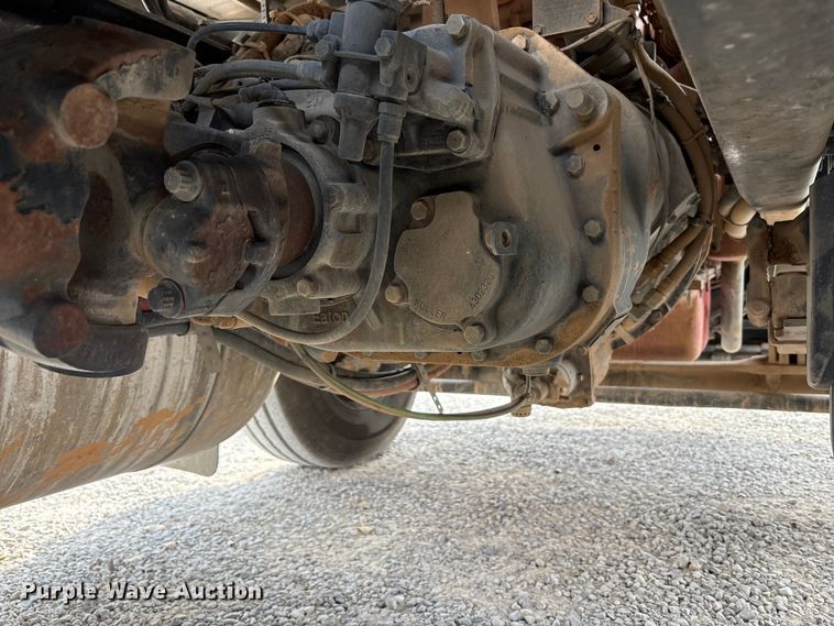 image for item EM6193 2019 Peterbilt 579 semi truck