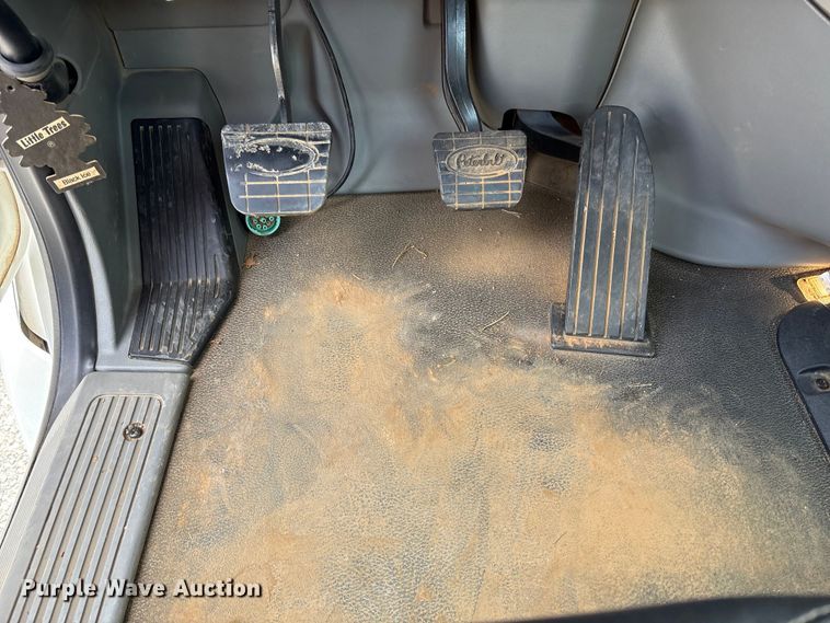 image for item EM6193 2019 Peterbilt 579 semi truck