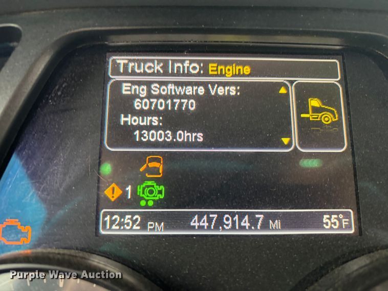 image for item EM6193 2019 Peterbilt 579 semi truck