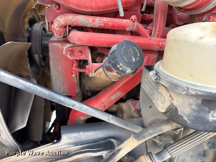 image for item EM6193 2019 Peterbilt 579 semi truck