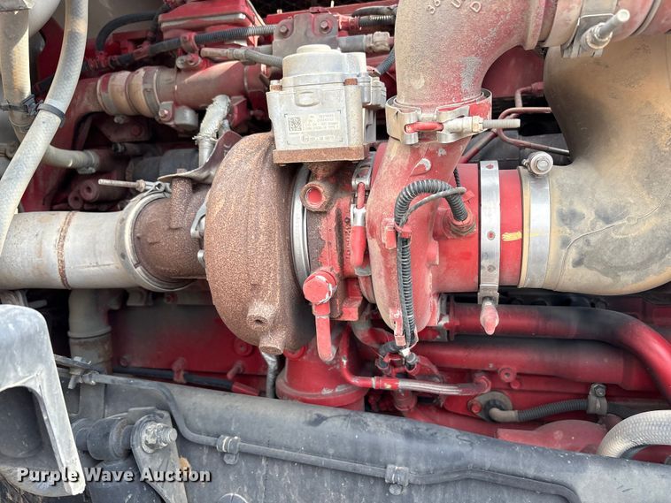 image for item EM6193 2019 Peterbilt 579 semi truck