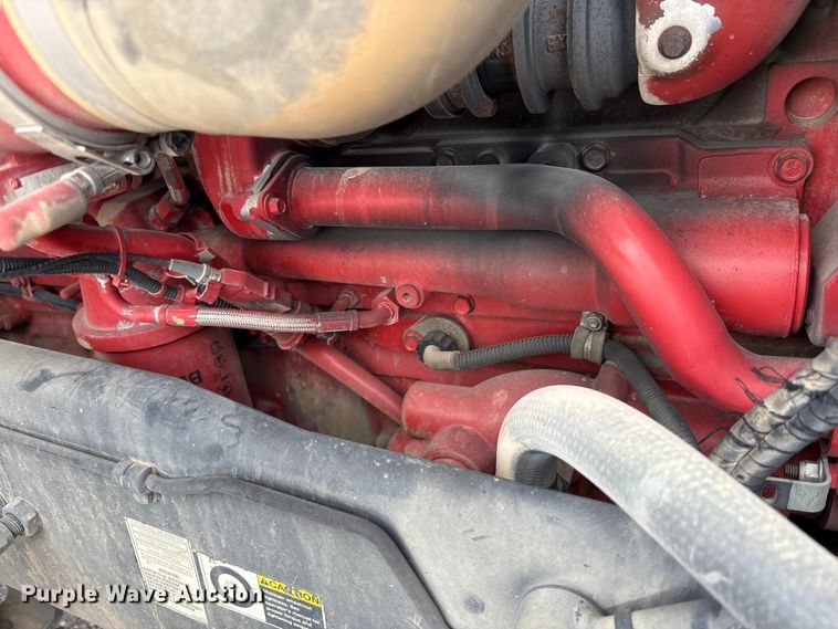 image for item EM6193 2019 Peterbilt 579 semi truck